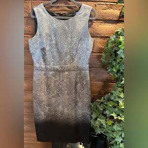 Tahari Elegant Gray‎ Snake Print Sleeveless Dress size 8